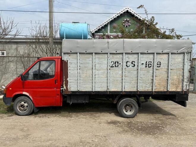 Ford Transit-5