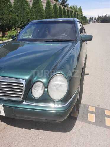 Mercedes E 290-2