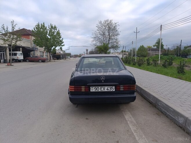 Mercedes 190-2