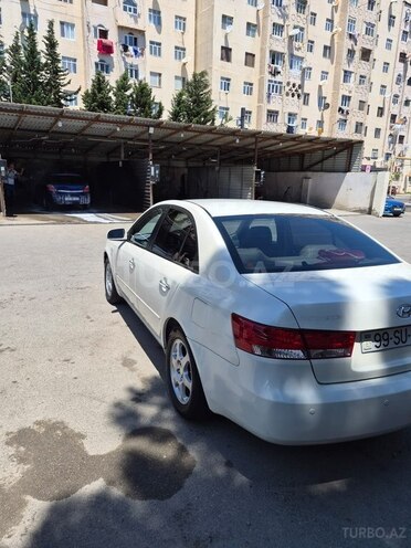 Hyundai Sonata-12