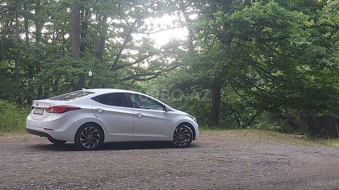 Hyundai Avante-10