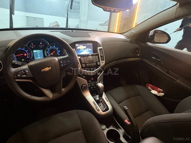 Chevrolet Cruze-18