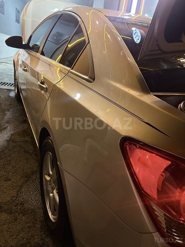 Chevrolet Cruze-11