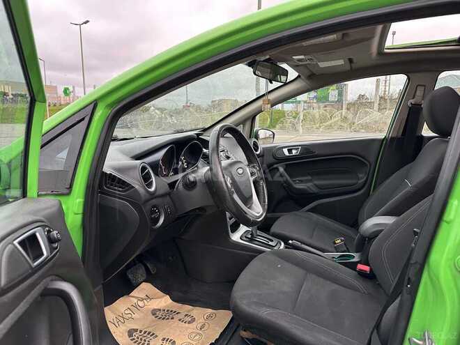 Ford Fiesta-10