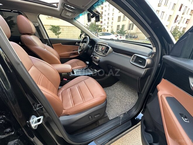 Kia Sorento-13