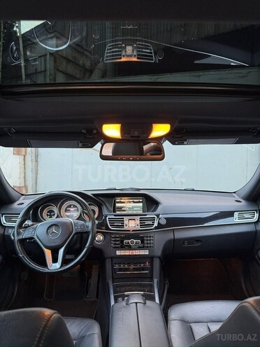 Mercedes E 250-11