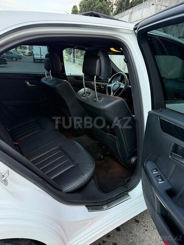 Mercedes E 250-10