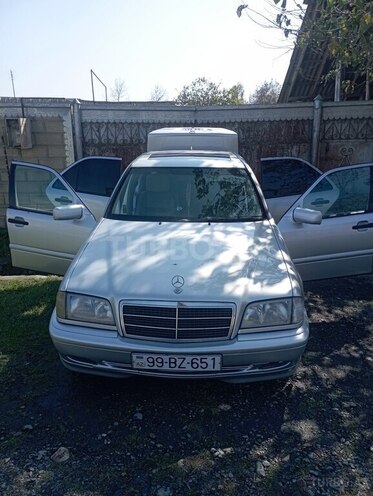 Mercedes C 200-1