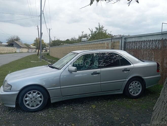 Mercedes C 200-7