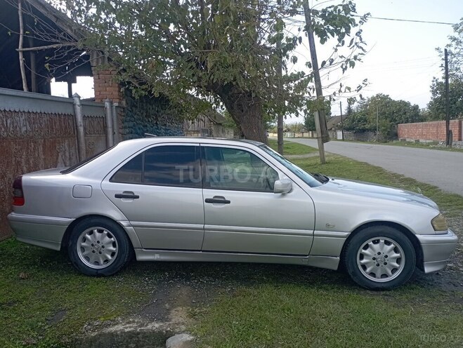 Mercedes C 200-8