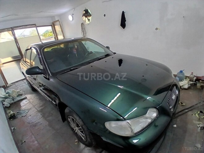 Hyundai Sonata-1