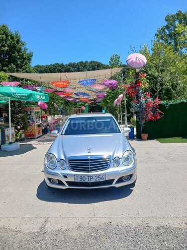Mercedes E 220-1