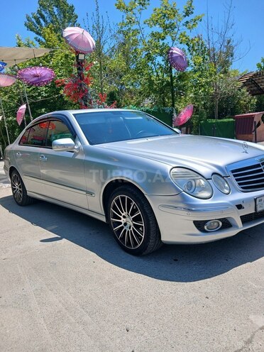 Mercedes E 220-2