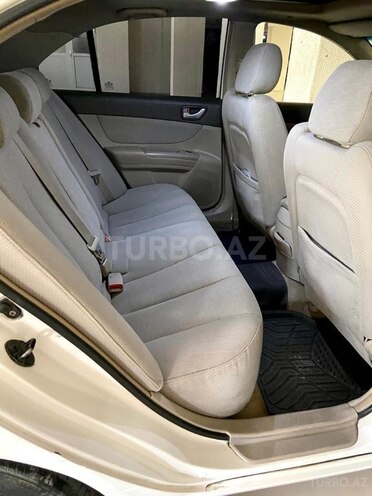 Hyundai Sonata-12