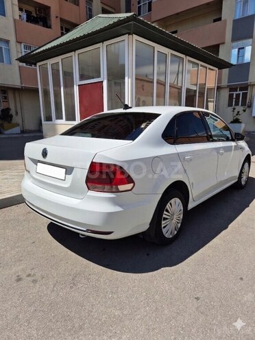 Volkswagen Polo-4