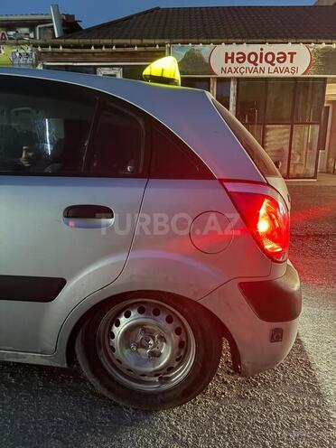 Kia Rio-4