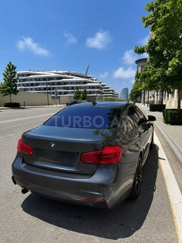 BMW 320-2