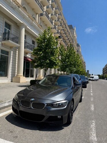 BMW 320-1