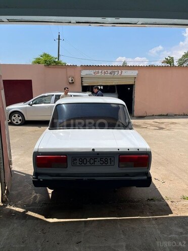 LADA (VAZ) 2107-2