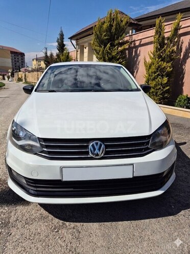 Volkswagen Polo-1