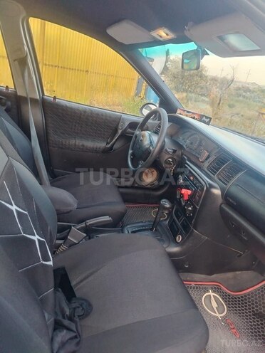 Opel Vectra-4