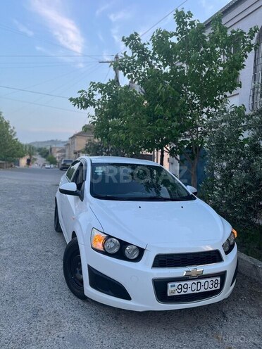 Chevrolet Aveo-5