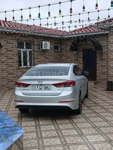 Hyundai Avante-6