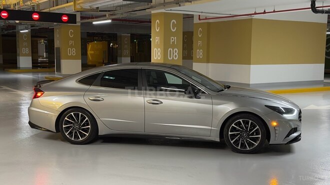 Hyundai Sonata-4