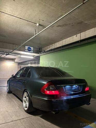 Mercedes E 240-4