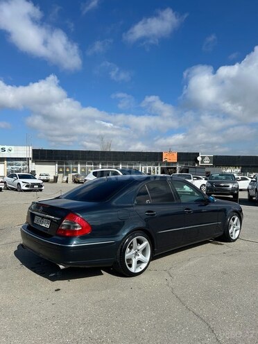Mercedes E 240-8