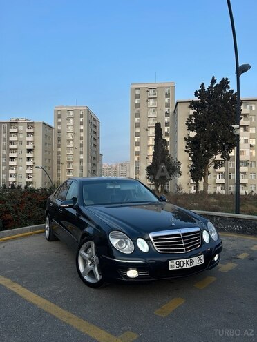 Mercedes E 240-11