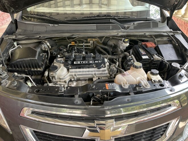Chevrolet Cobalt-13