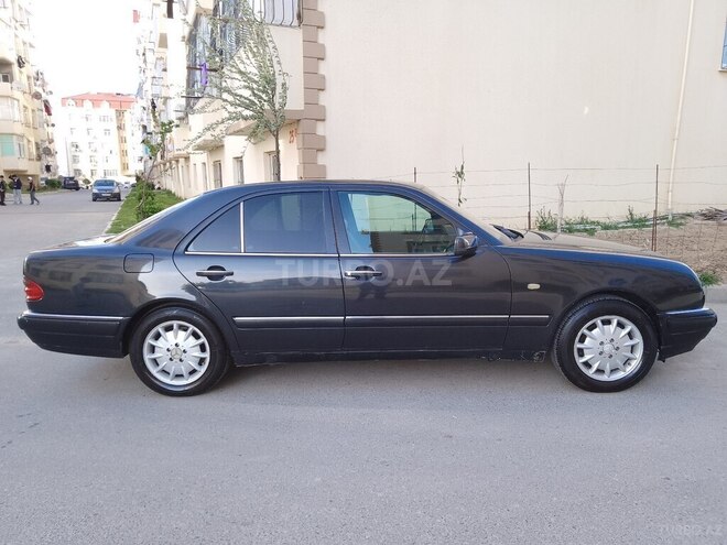 Mercedes E 230-2