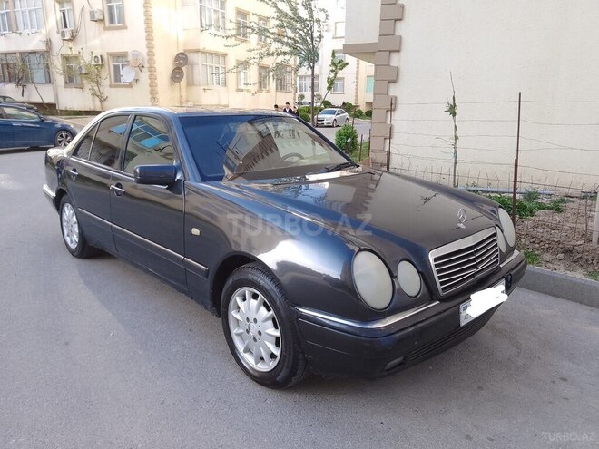 Mercedes E 230-3