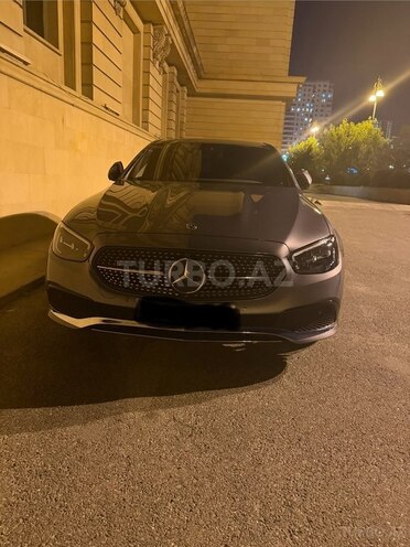 Mercedes E 200 4MATIC-2