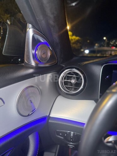 Mercedes E 200 4MATIC-9