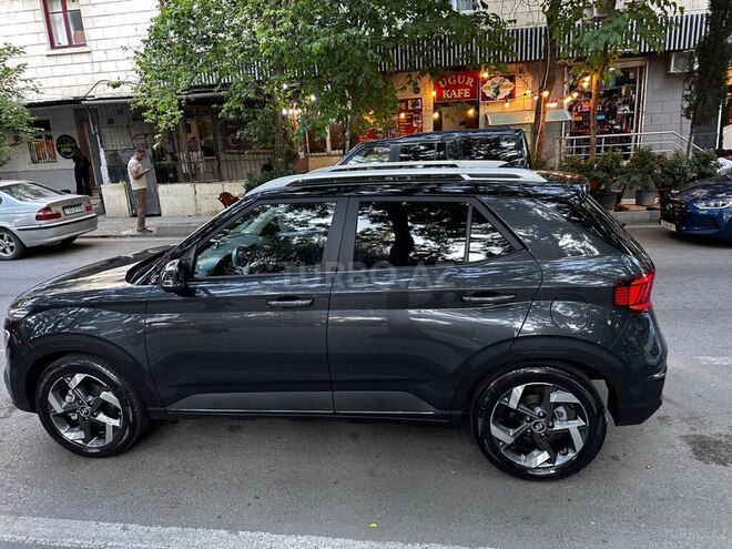 Hyundai Venue-7