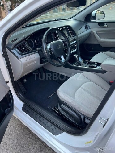 Hyundai Sonata-8