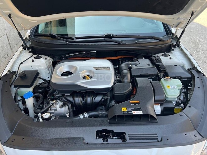 Hyundai Sonata-13