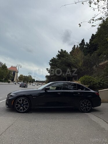 BMW 330e-8