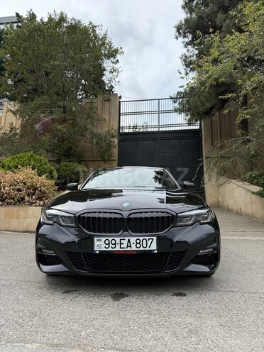 BMW 330e-12