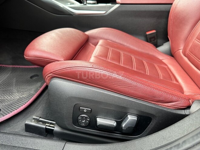 BMW 330e-20