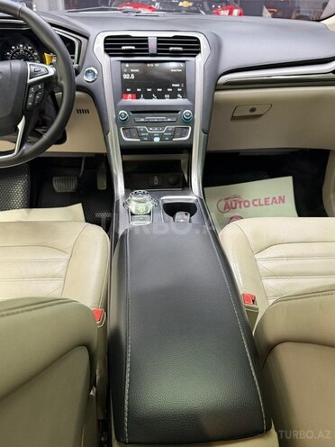 Ford Fusion (North America)-13