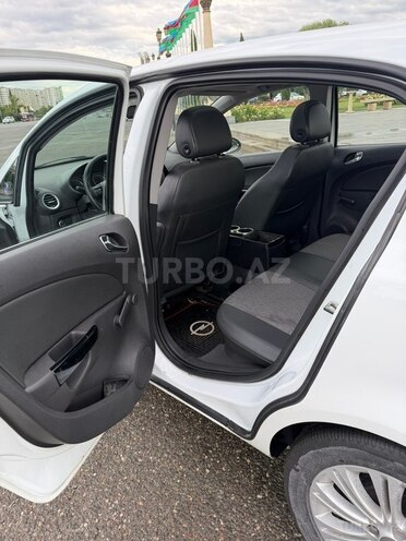 Opel Corsa-12
