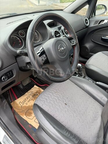Opel Corsa-16
