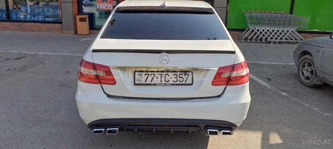 Mercedes E 220-2