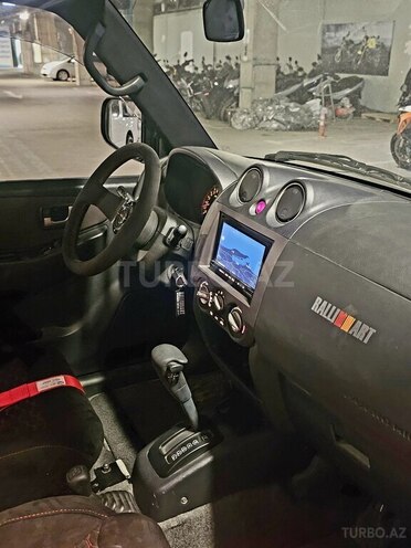 Mitsubishi Pajero Mini-15