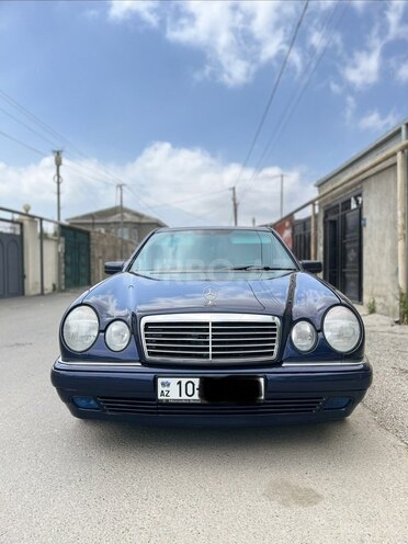 Mercedes E 280-1