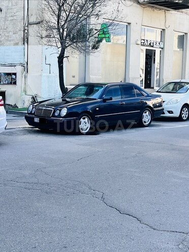 Mercedes E 280-5