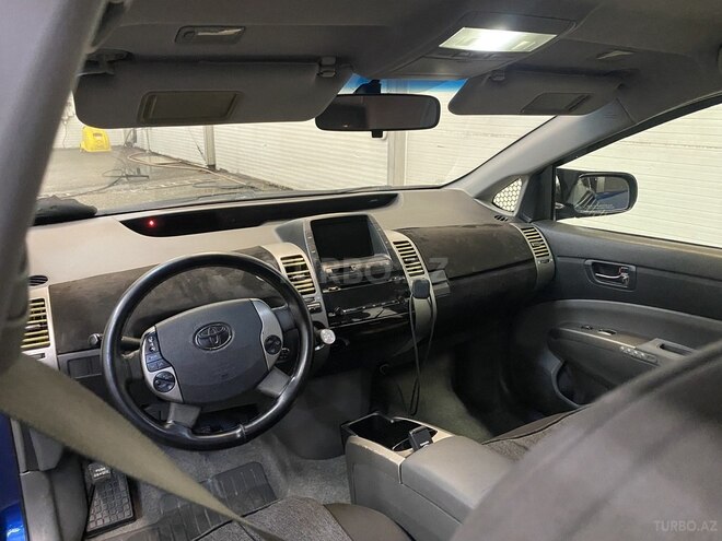 Toyota Prius-4